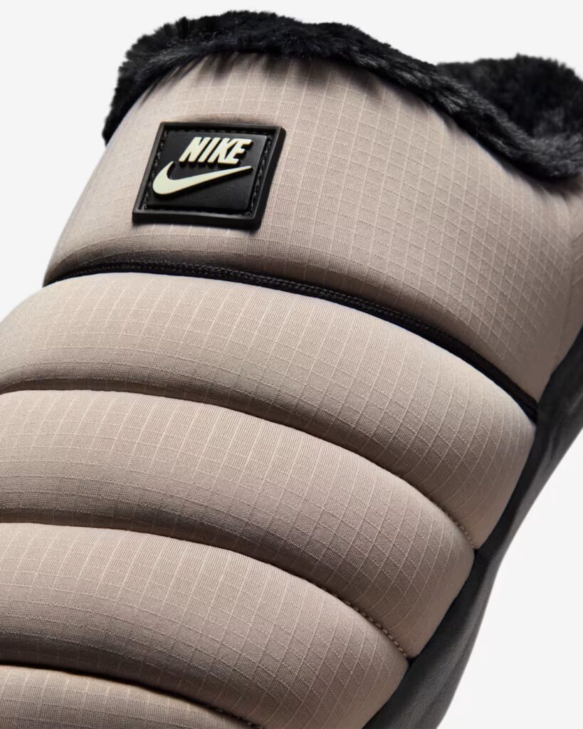 나이키버로우 쿠션감과 보온성을 보여주는 패딩 디테일